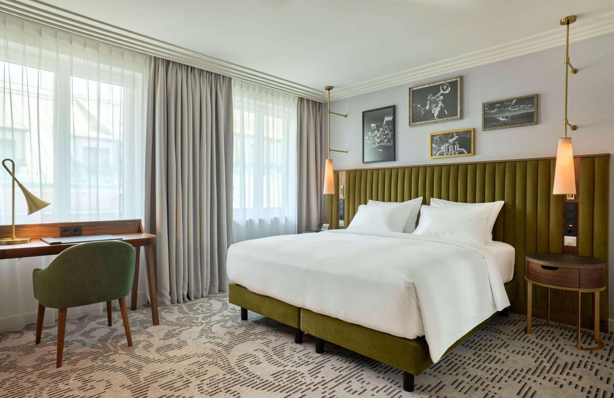 Saski Curio Collection By Hilton Hotel