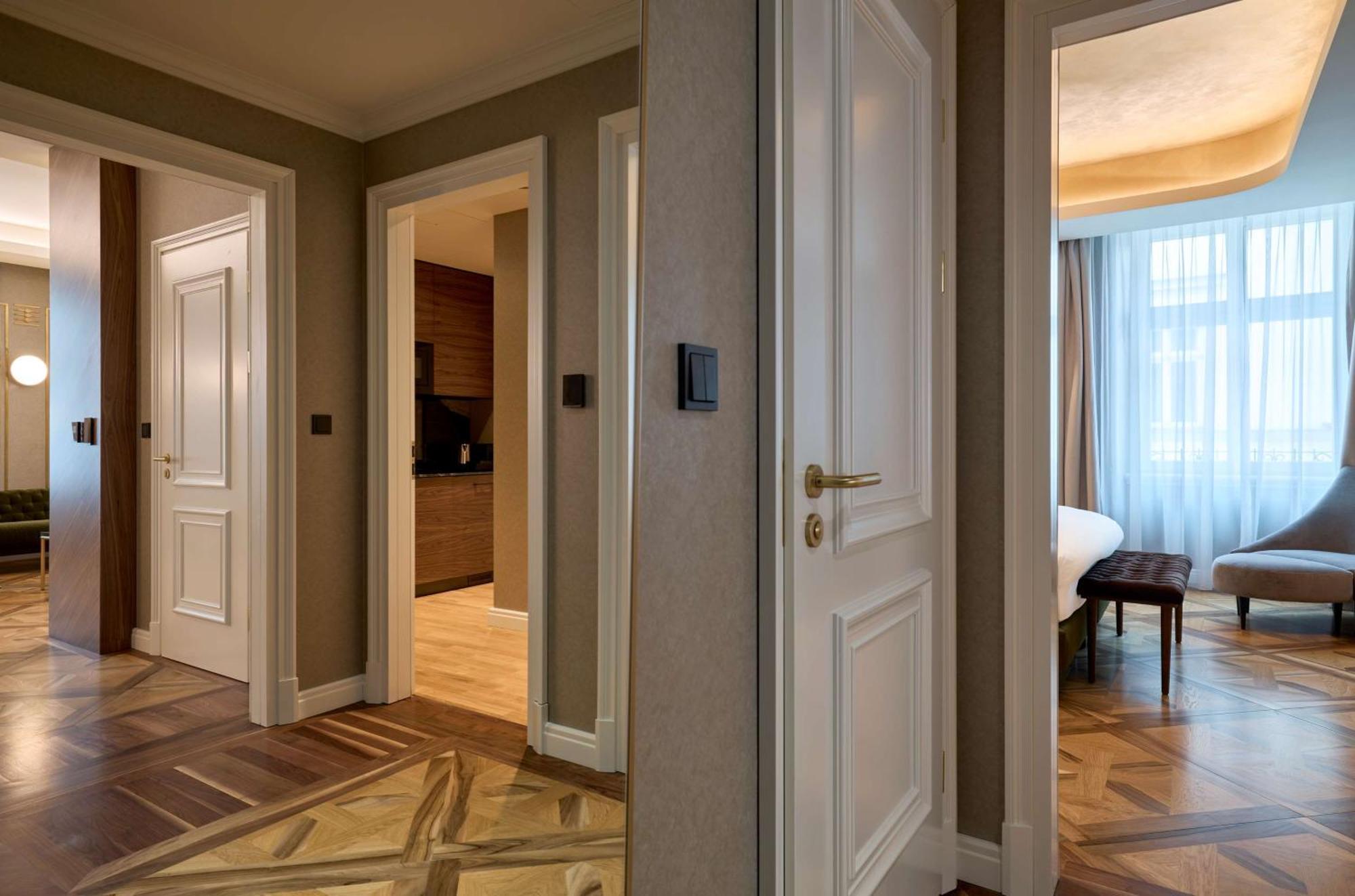 Saski Curio Collection By Hilton Hotel