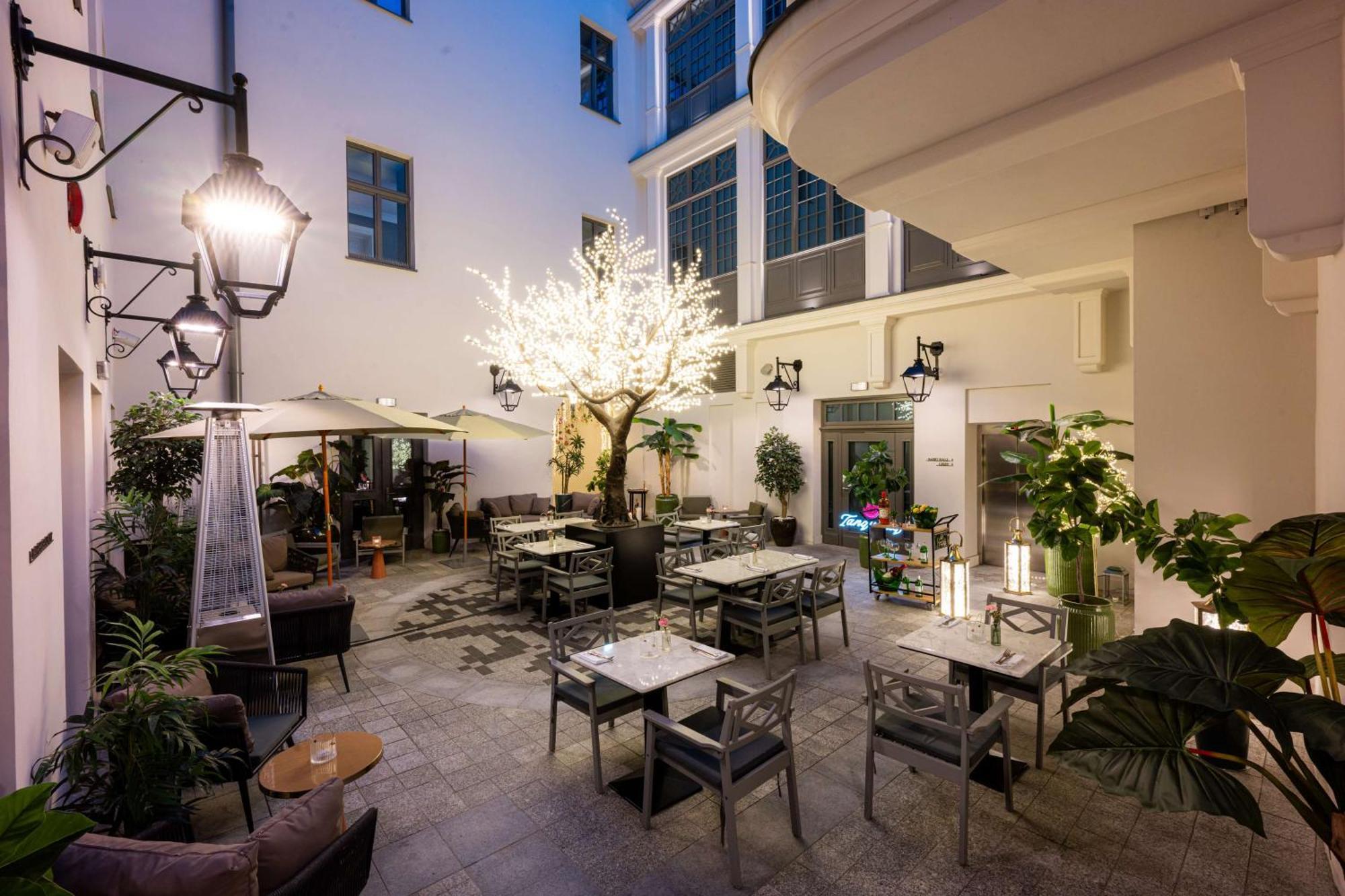 Saski Curio Collection By Hilton Hotel